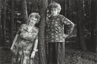 13.05. – 25.06. 2023

HELGA PARIS
Erinnerungen an Z. | Fotografien | Ein Blick in die Vergangenheit - nach Zossen

NEUE GALERIE - Bücherstadt Wünsdorf in Zossen

Curated by Jenny Paris and Franziska Schmidt

Image: