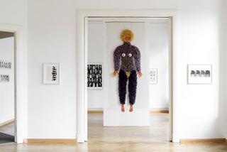 Gabriele Stötzer . Körpergesten und Leibliche Zeichen | Fotografie, Galerie Pankow, 2023 © Gabriele Stötzer, courtesy Loock Galeria Berlin